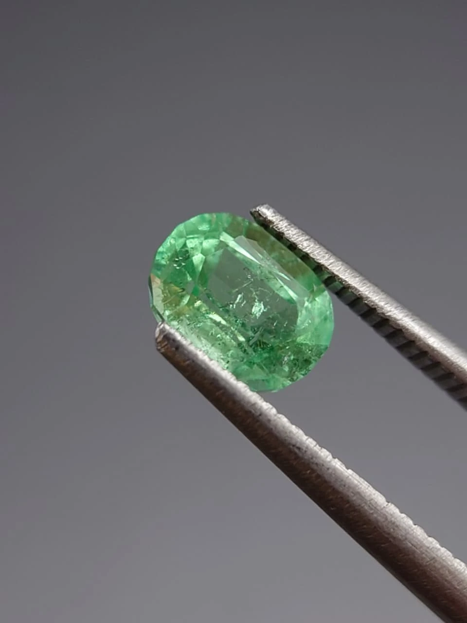 0.97ct Natural Panjsher Emerald Cushion Faceted from Afghanistan — view 5